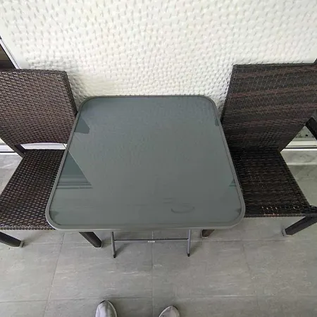 2 Bedroom For 4 People 42m From The Sea Apartment *