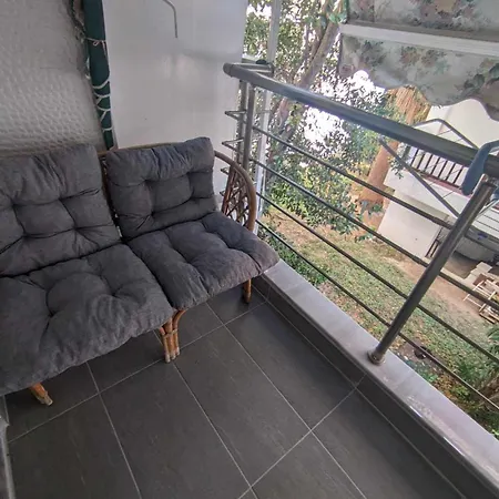 2 Bedroom For 4 People 42m From The Sea Apartment